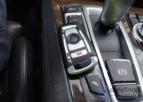 2010 BMW 750Li z USA, uszkodzony, nr VIN WBAKB8C5XACY62728